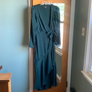 Long sleeved emerald green dress size medium